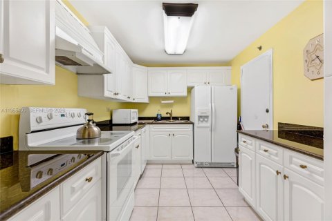 Copropriété à louer à Miami Beach, Floride: 2 chambres, 118.08 m2 № 2009677 - photo 5