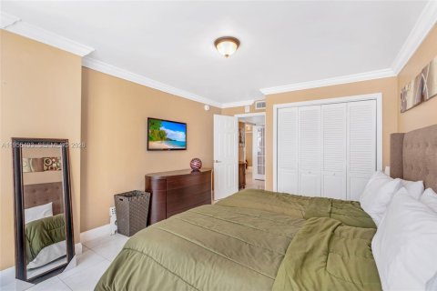 Copropriété à louer à Miami Beach, Floride: 2 chambres, 118.08 m2 № 2009677 - photo 11