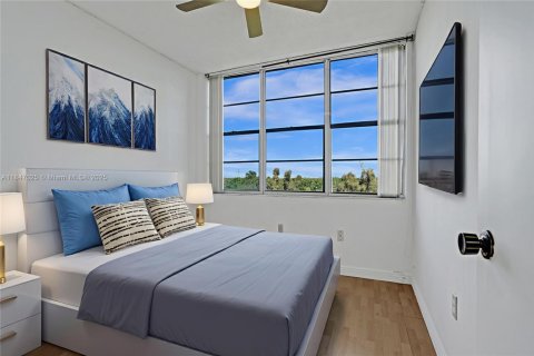 Copropriété à vendre à Pembroke Pines, Floride: 2 chambres, 91.04 m2 № 1847626 - photo 24