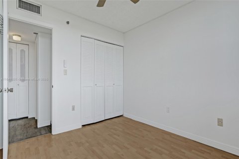 Copropriété à vendre à Pembroke Pines, Floride: 2 chambres, 91.04 m2 № 1847626 - photo 26