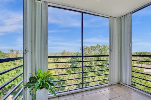 Copropriété à vendre à Pembroke Pines, Floride: 2 chambres, 91.04 m2 № 1847626 - photo 22