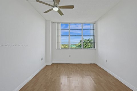 Copropriété à vendre à Pembroke Pines, Floride: 2 chambres, 91.04 m2 № 1847626 - photo 16