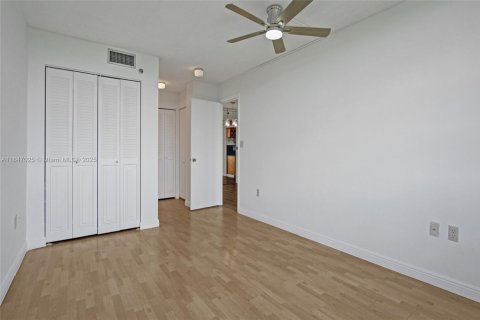 Copropriété à vendre à Pembroke Pines, Floride: 2 chambres, 91.04 m2 № 1847626 - photo 17