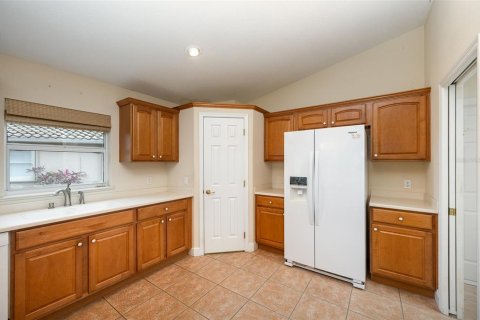House in Rockledge, Florida 3 bedrooms, 170.94 sq.m. № 1522647 - photo 12