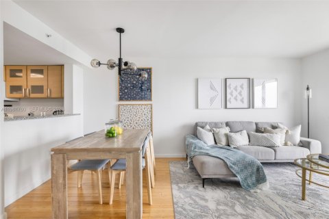 Condo à Miami, Floride, 1 chambre  № 2048526