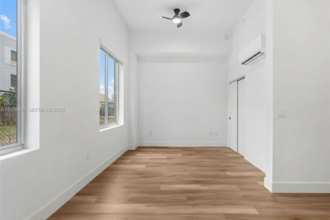 Appartement à louer à Miami, Floride: 37.16 m2 № 2012060 - photo 4