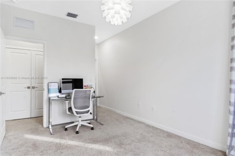 Townhouse in Homestead, Florida 3 bedrooms, 137.77 sq.m. № 1779328 - photo 26
