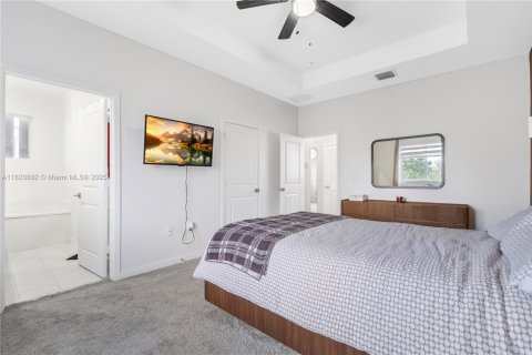 Townhouse in Homestead, Florida 3 bedrooms, 137.77 sq.m. № 1779328 - photo 19