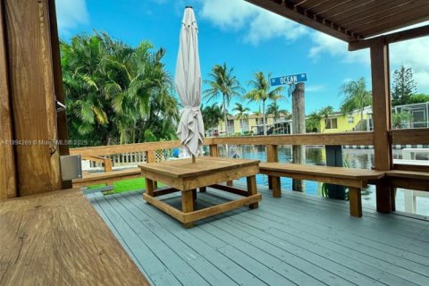 Villa ou maison à vendre à Stuart, Floride: 3 chambres, 126.16 m2 № 1947099 - photo 2