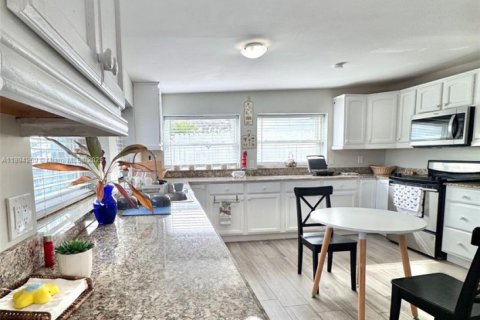 Villa ou maison à vendre à Stuart, Floride: 3 chambres, 126.16 m2 № 1947099 - photo 7