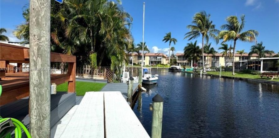 Villa ou maison à Stuart, Floride 3 chambres, 126.16 m2 № 1947099