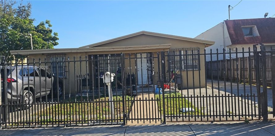 Villa ou maison à Miami, Floride 3 chambres, 109.44 m2 № 2174653