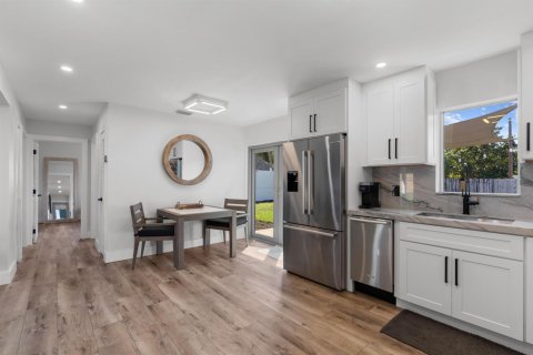 Villa ou maison à louer à Delray Beach, Floride: 2 chambres, 96.99 m2 № 2410719 - photo 12