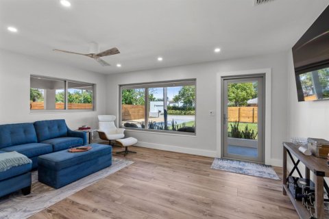 Villa ou maison à louer à Delray Beach, Floride: 2 chambres, 96.99 m2 № 2410719 - photo 6