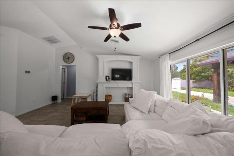 Casa en venta en Umatilla, Florida, 3 dormitorios, 155.15 m2 № 2239033 - foto 10