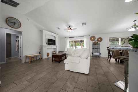 Casa en venta en Umatilla, Florida, 3 dormitorios, 155.15 m2 № 2239033 - foto 11
