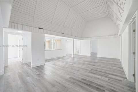 Villa ou maison à vendre à Tamarac, Floride: 5 chambres, 201.69 m2 № 2075328 - photo 8
