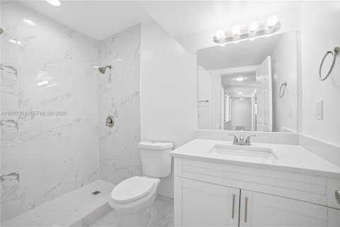 Villa ou maison à vendre à Tamarac, Floride: 5 chambres, 201.69 m2 № 2075328 - photo 15