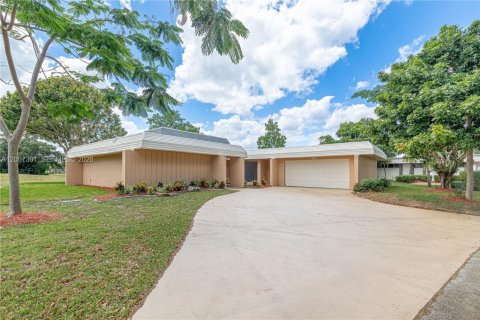 Villa ou maison à Tamarac, Floride 5 chambres, 201.69 m2 № 2075328