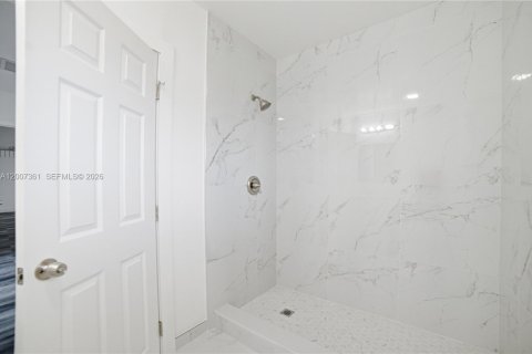Villa ou maison à vendre à Tamarac, Floride: 5 chambres, 201.69 m2 № 2075328 - photo 25