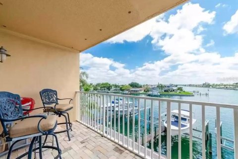 Снять в аренду кондоминиум в Трежер-Айленд, Флорида 3 комнаты, 100.33м2, № 241568 - фото 15