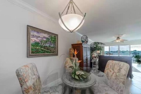 Снять в аренду кондоминиум в Трежер-Айленд, Флорида 3 комнаты, 100.33м2, № 241568 - фото 12