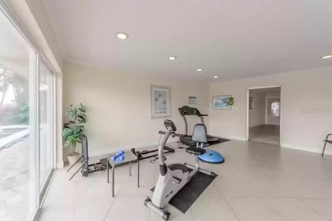 Снять в аренду кондоминиум в Трежер-Айленд, Флорида 3 комнаты, 100.33м2, № 241568 - фото 2