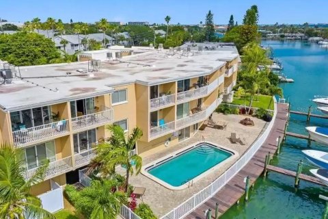 Снять в аренду кондоминиум в Трежер-Айленд, Флорида 3 комнаты, 100.33м2, № 241568 - фото 6