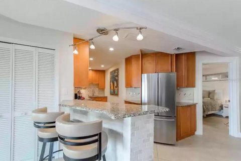 Снять в аренду кондоминиум в Трежер-Айленд, Флорида 3 комнаты, 100.33м2, № 241568 - фото 20