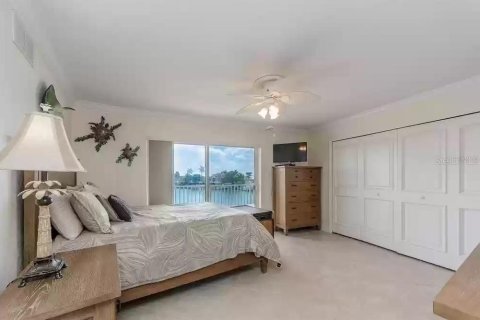 Снять в аренду кондоминиум в Трежер-Айленд, Флорида 3 комнаты, 100.33м2, № 241568 - фото 24