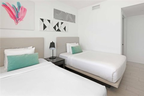 Condo in Hollywood, Florida, 3 bedrooms № 2188504 - photo 18