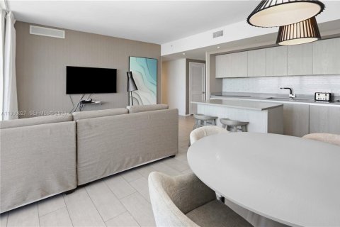 Condo in Hollywood, Florida, 3 bedrooms № 2188504 - photo 5