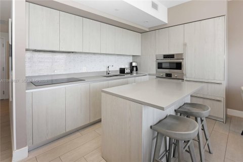 Condo in Hollywood, Florida, 3 bedrooms № 2188504 - photo 7