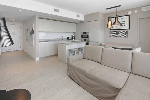 Condo in Hollywood, Florida, 3 bedrooms № 2188504 - photo 6