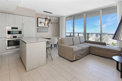 Condo in Hollywood, Florida, 3 bedrooms  № 2188504