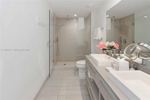 Condo in Hollywood, Florida, 3 bedrooms № 2188504 - photo 24