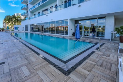 Condo in Hollywood, Florida, 3 bedrooms № 2188504 - photo 26