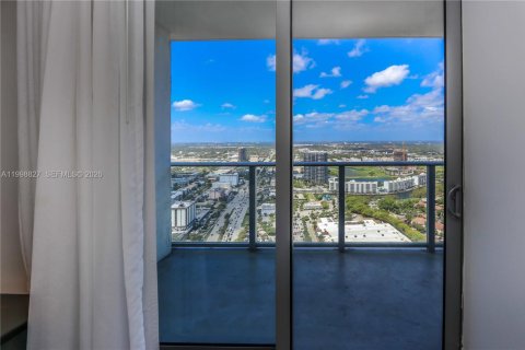 Condo in Hollywood, Florida, 3 bedrooms № 2188504 - photo 22