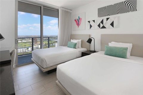 Condo in Hollywood, Florida, 3 bedrooms № 2188504 - photo 17