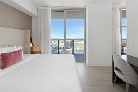 Condo in Hollywood, Florida, 3 bedrooms № 2188504 - photo 20