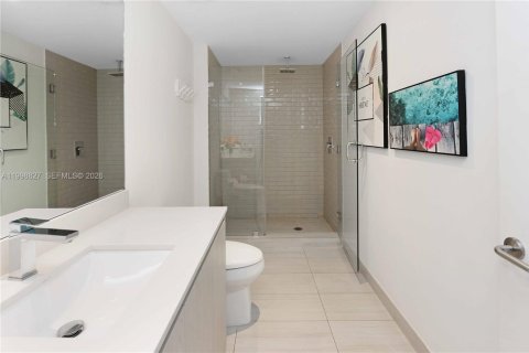 Condo in Hollywood, Florida, 3 bedrooms № 2188504 - photo 15