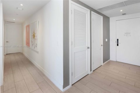 Condo in Hollywood, Florida, 3 bedrooms № 2188504 - photo 10