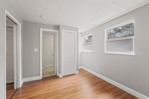 House in Saint Petersburg, Florida 4 bedrooms, 172.61 sq.m. № 1732632 - photo 24
