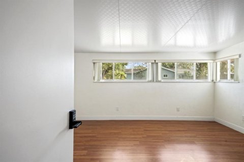 House in Saint Petersburg, Florida 4 bedrooms, 172.61 sq.m. № 1732632 - photo 22