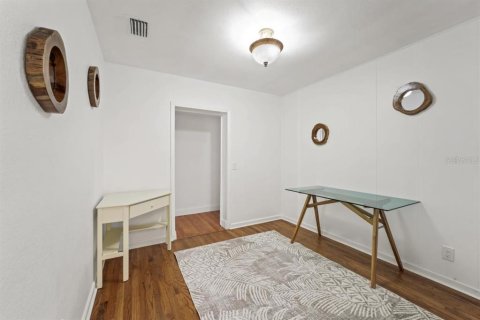 House in Saint Petersburg, Florida 4 bedrooms, 172.61 sq.m. № 1732632 - photo 20