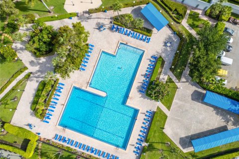 Condominio en venta en Hallandale Beach, Florida, 2 dormitorios, 118.91 m2 № 1779302 - foto 4