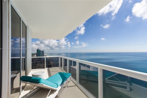 Copropriété à louer à Hallandale Beach, Floride: 3 chambres, 191.84 m2 № 1638334 - photo 21