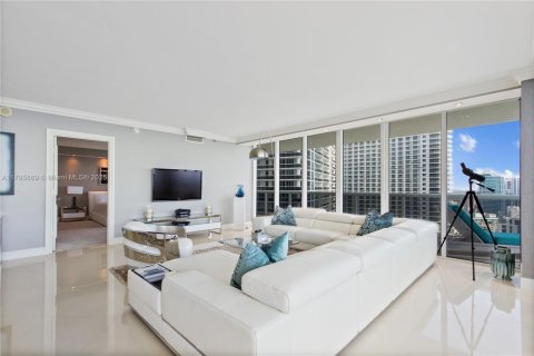 Copropriété à louer à Hallandale Beach, Floride: 3 chambres, 191.84 m2 № 1638334 - photo 5