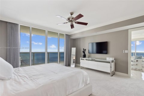Copropriété à louer à Hallandale Beach, Floride: 3 chambres, 191.84 m2 № 1638334 - photo 15