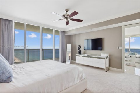 Copropriété à louer à Hallandale Beach, Floride: 3 chambres, 191.84 m2 № 1638334 - photo 16